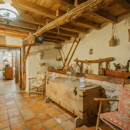 Kır Evi El Escondite De Duendes